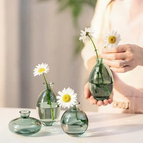 round vase